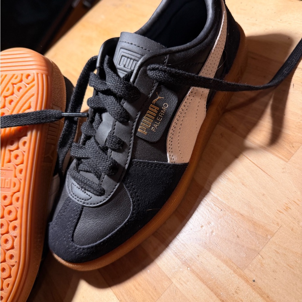 NWOT Puma Black and Cream Sneakers with Orange Soles